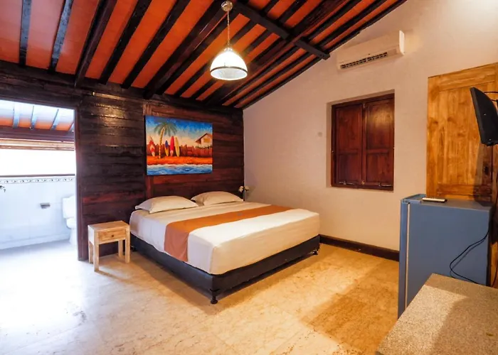 Surfer Paradise Bali 3*