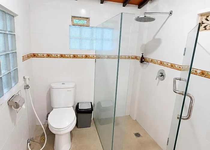 Bed & Breakfast Surfer Paradise Bali 3*
