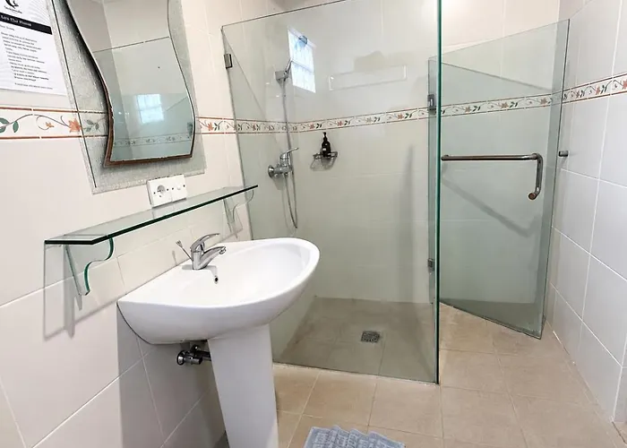 Surfer Paradise Bali Bed & Breakfast 3*